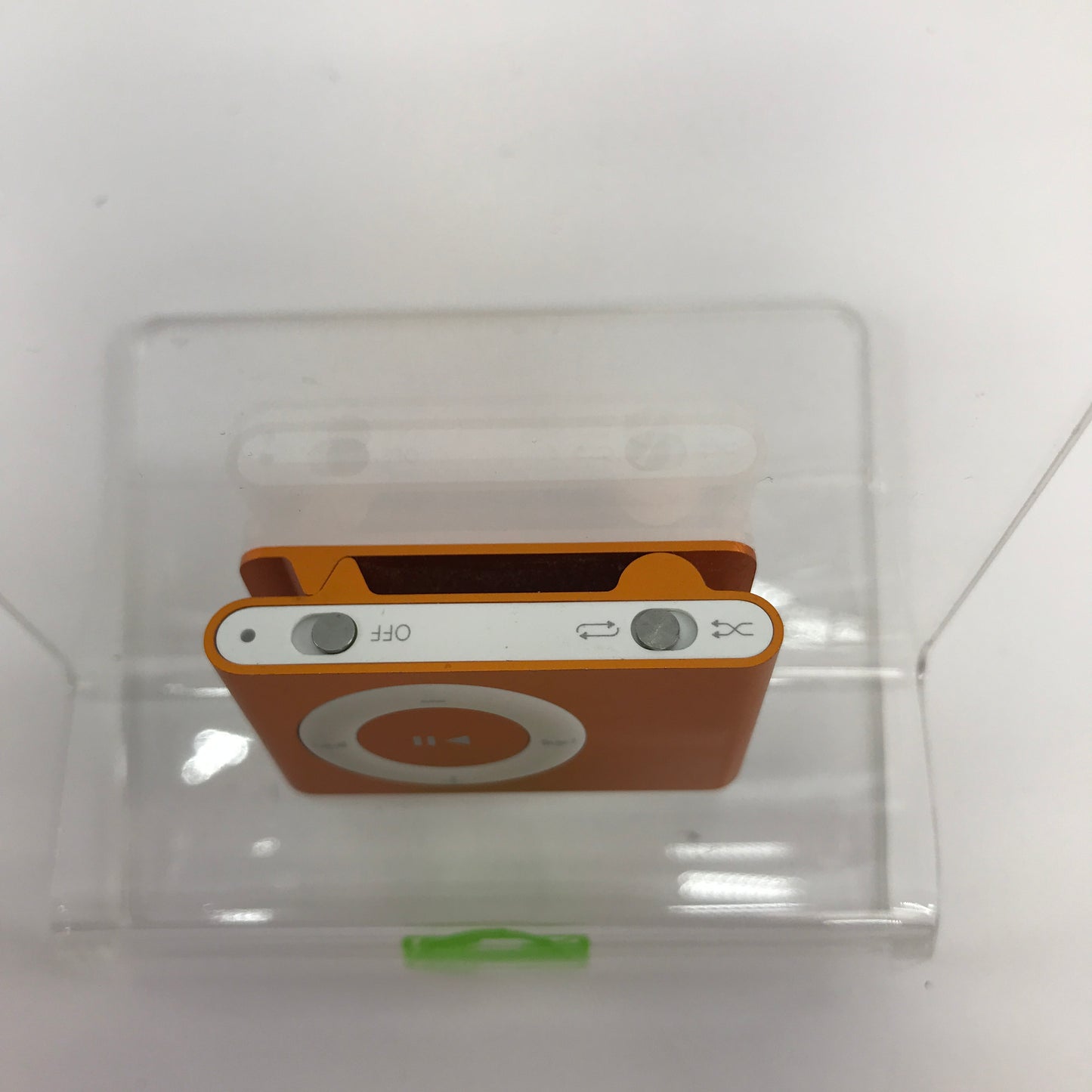 Apple iPod Shuffle 2nd Gen Red A1204 Orange