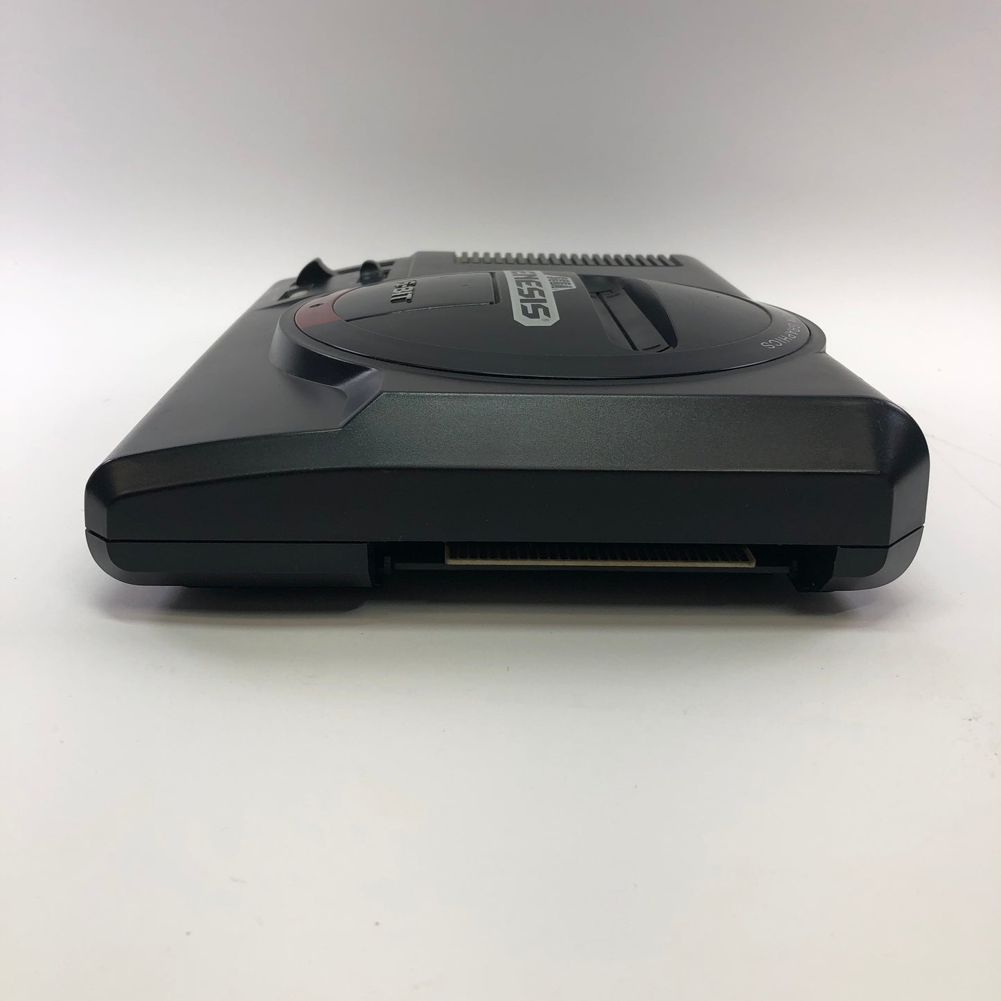 Broken Sega Genesis 16-Bit Video Game Console 1601 Read