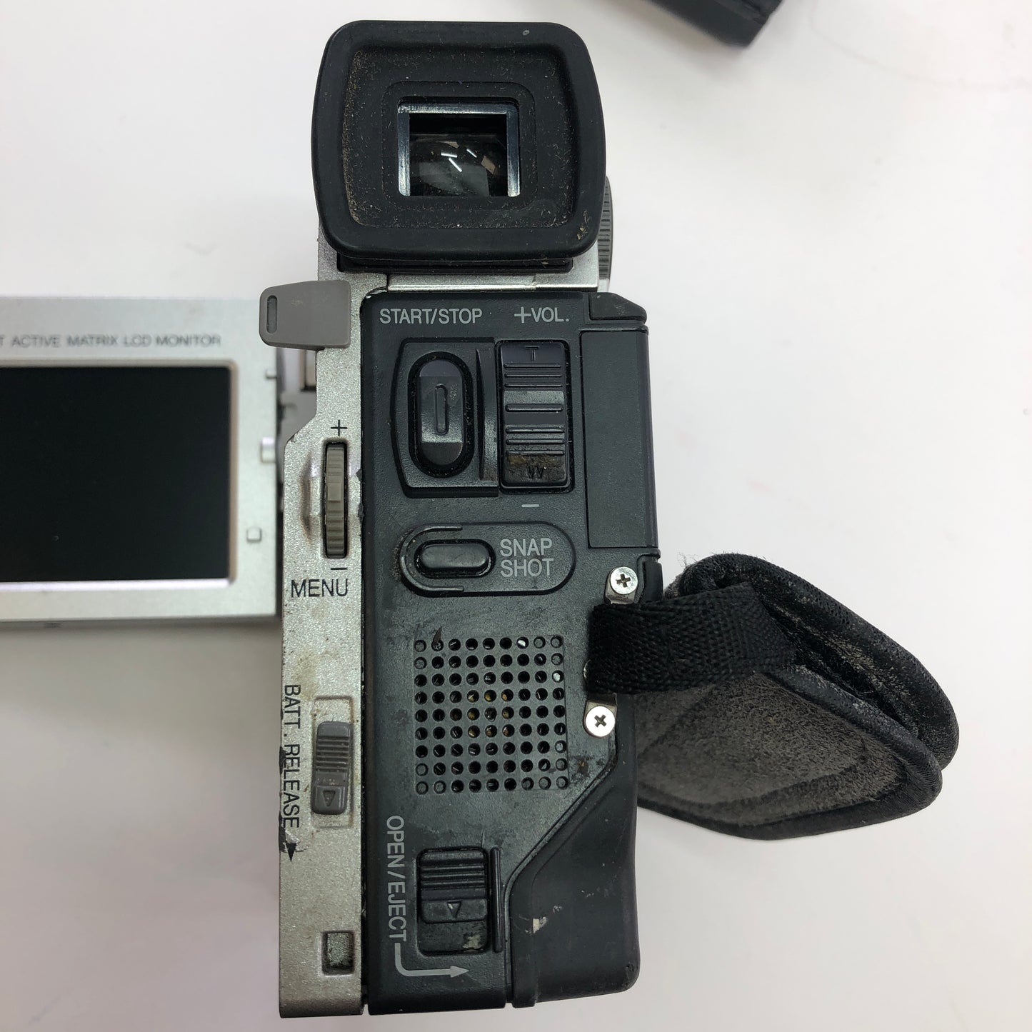 Broken JVC GR-DVM90U Digitial Still Camera Parts Only READ