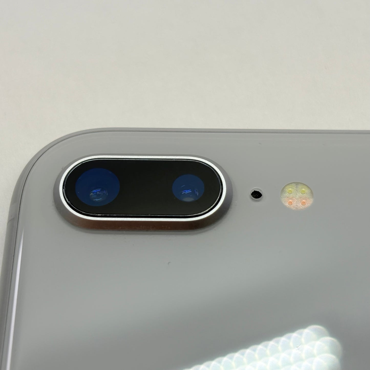 Factory Unlocked Apple iPhone 8 Plus 256GB Silver