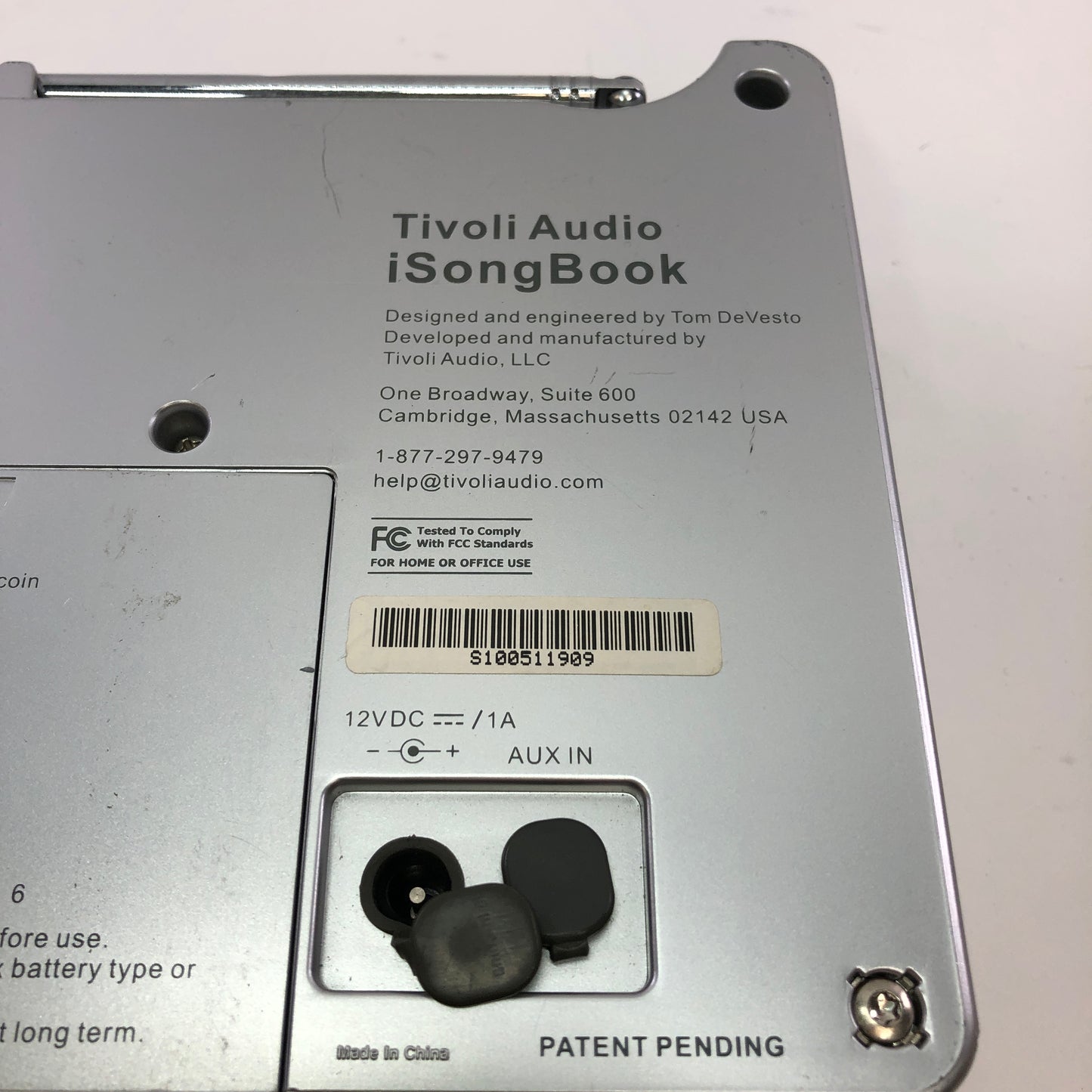 Tivoli Audio isongbook AM/FM Alarm Clock Radio w Extension Speaker