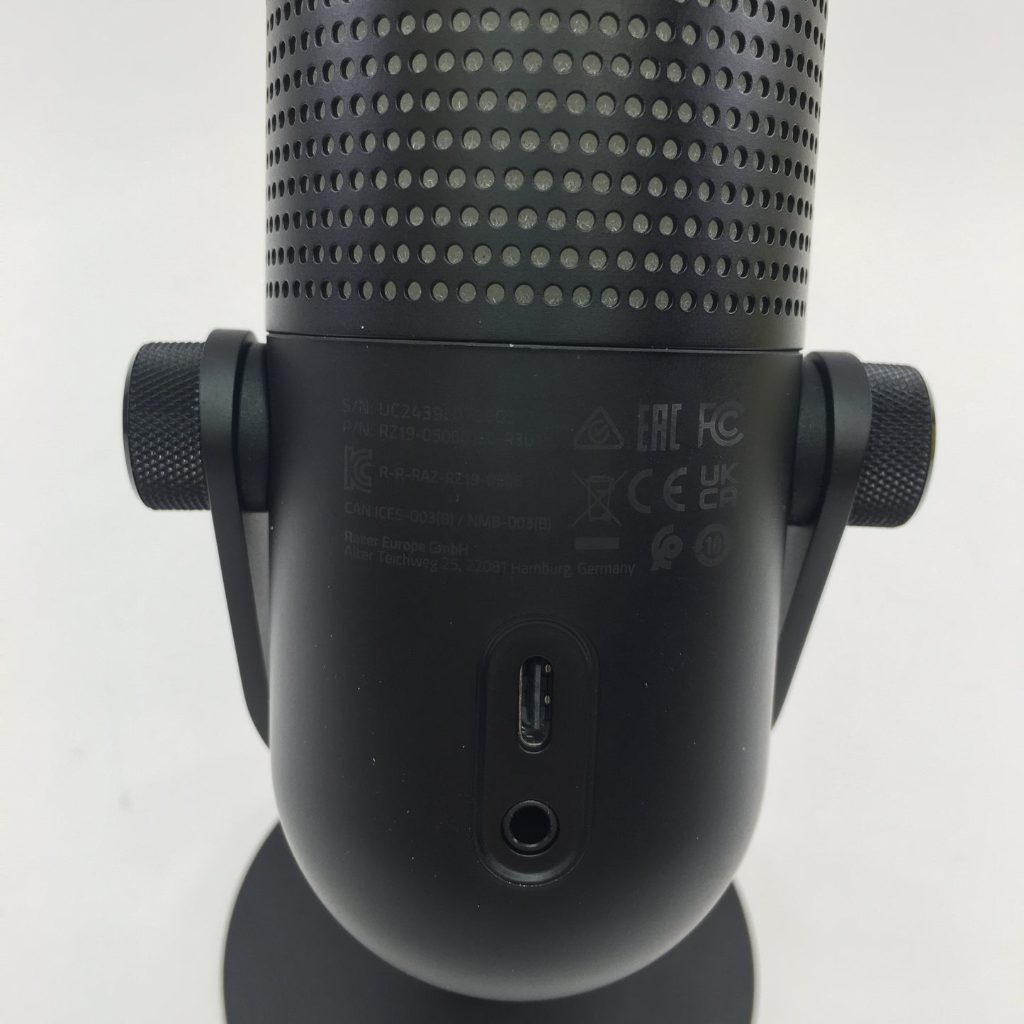 Razer Seiren v3 Chroma USB Microphone RZ-190506