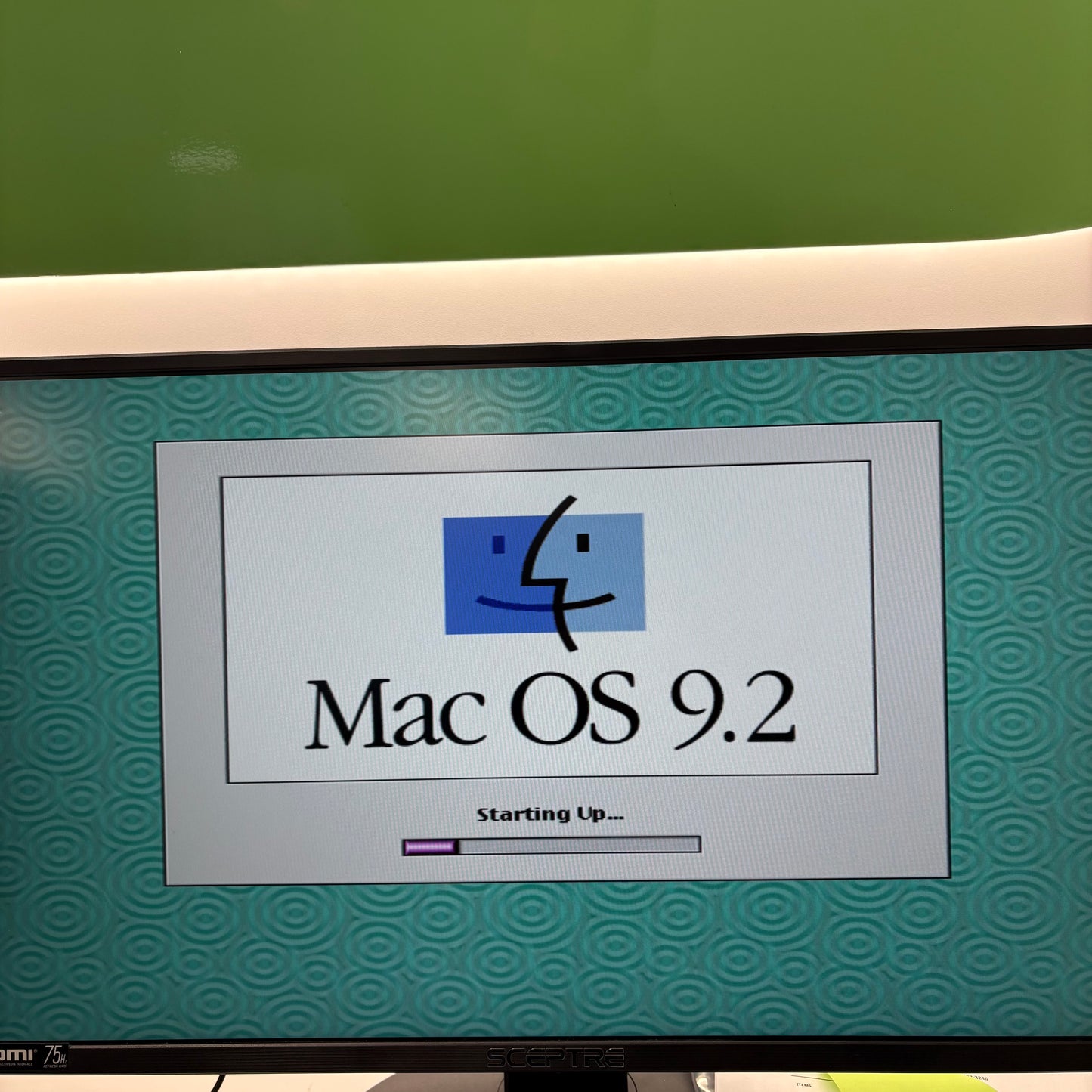 1998 Apple Power Macintosh G3 G3 300-MHz 64MB 6GB HDD Crystal Blue M5183 CIB