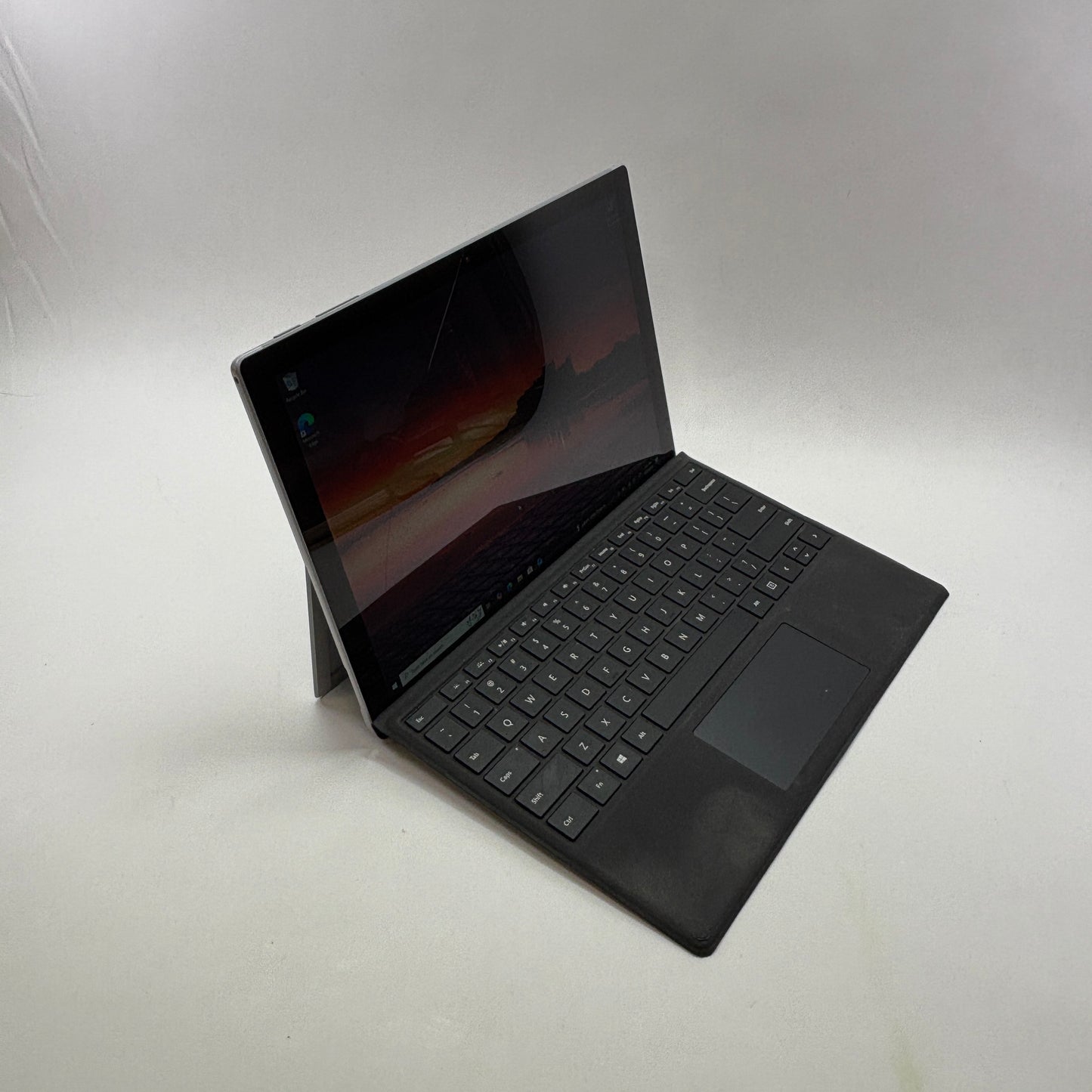Microsoft Surface Pro 5 1796 12.3" i5-7300U 2.6GHz 8GB RAM 256GB SSD