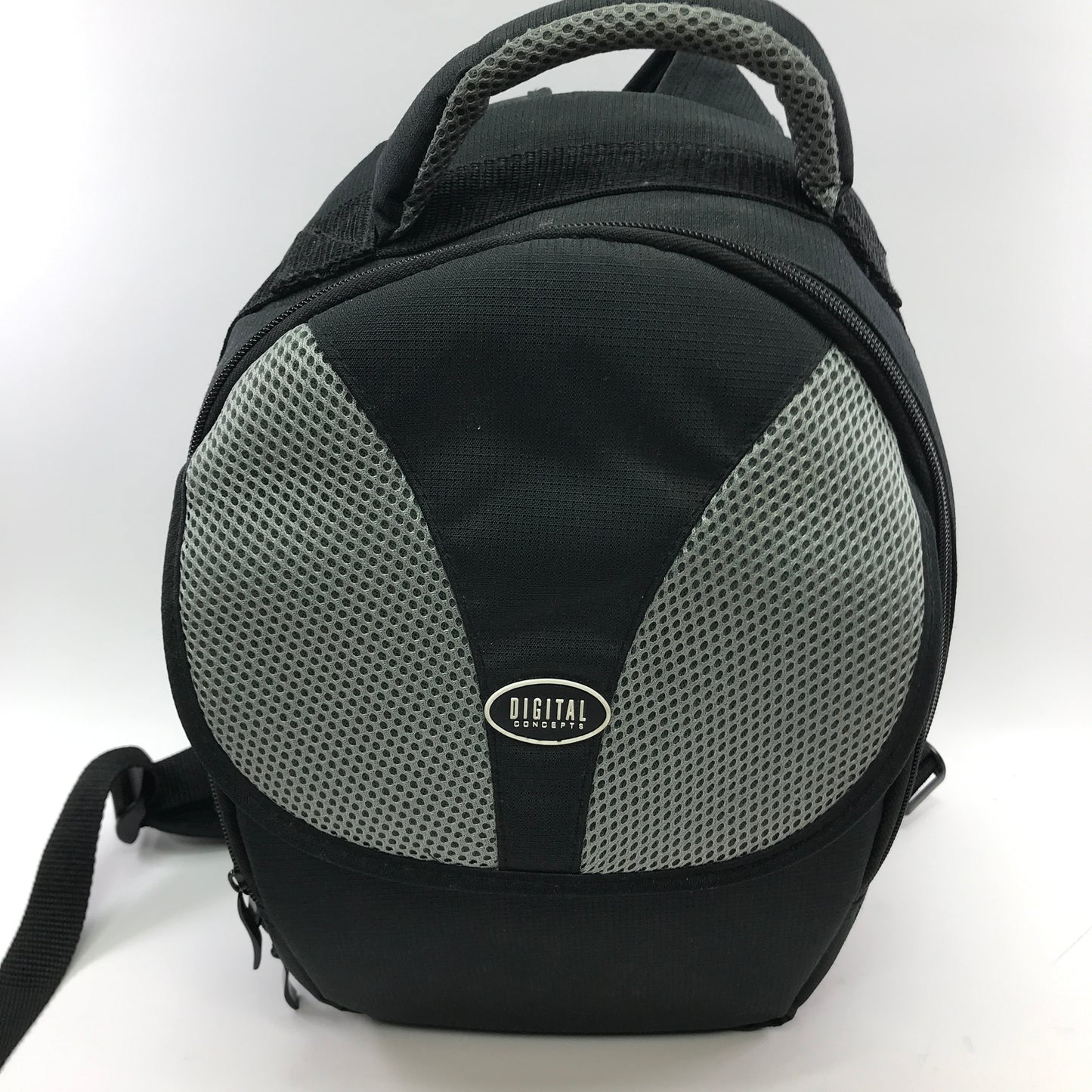 Nikon D3000 10.2MP DSLR Camera  w Carrying Bag Tested and Working