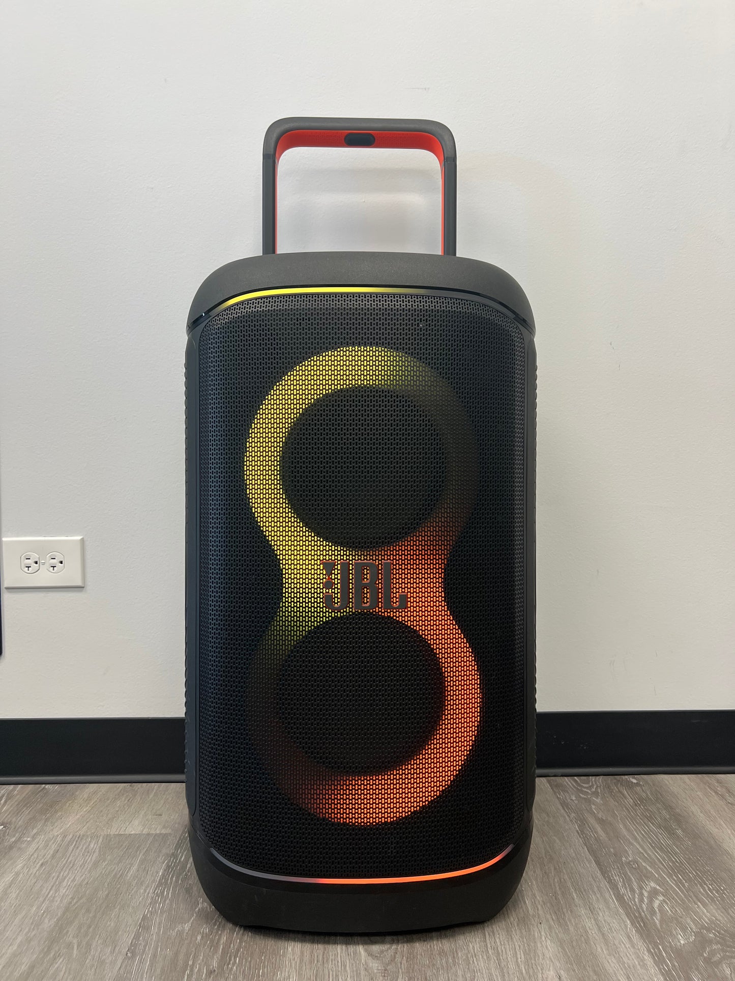 JBL 520 Party Box Portable Bluetooth Party Speaker Black N/A