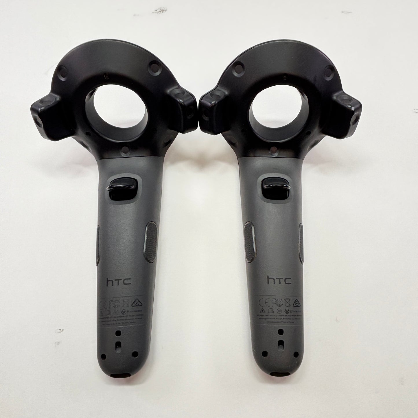 HTC VIVE Virtual Reality Basetations 1.0 and HTC VIVE Wand Controllers UNTESTED