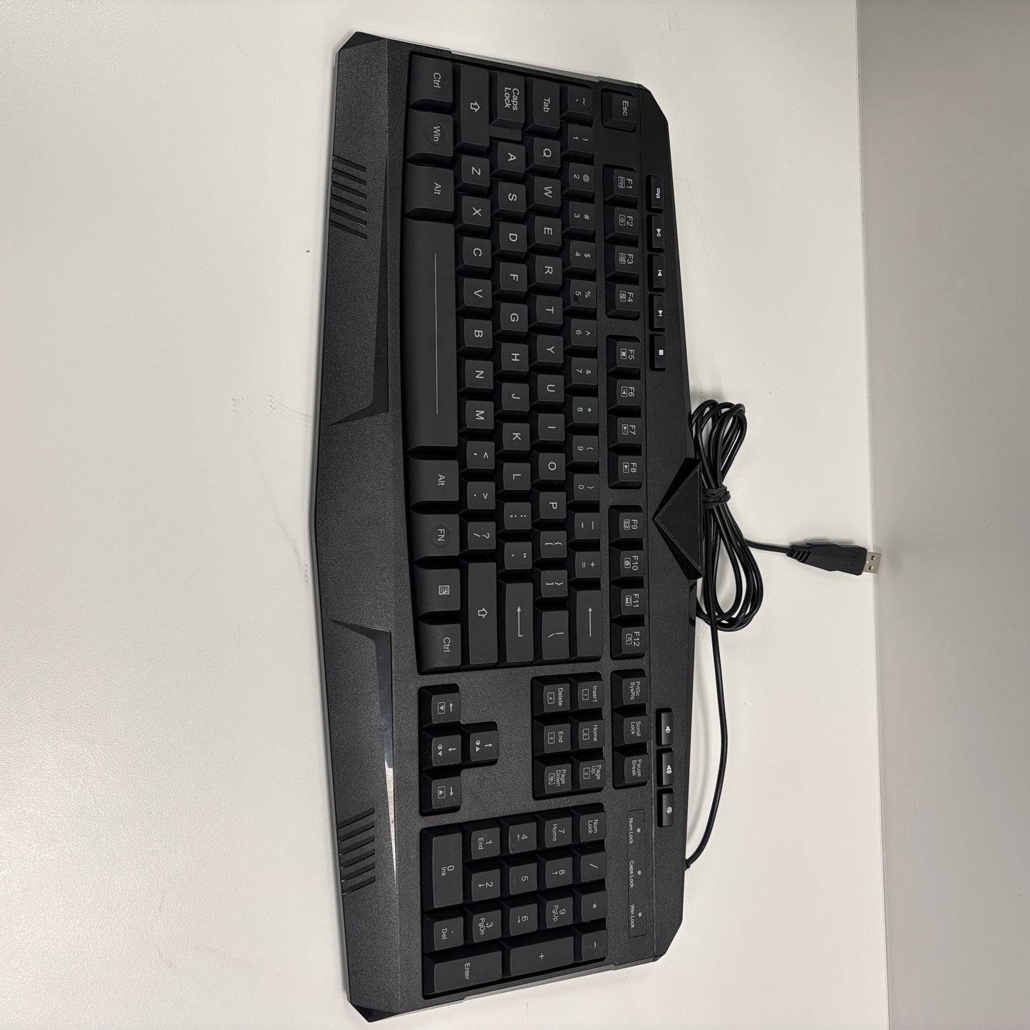Lot of 5 Keyboards R905, K-1000, PC232A, S101-3 