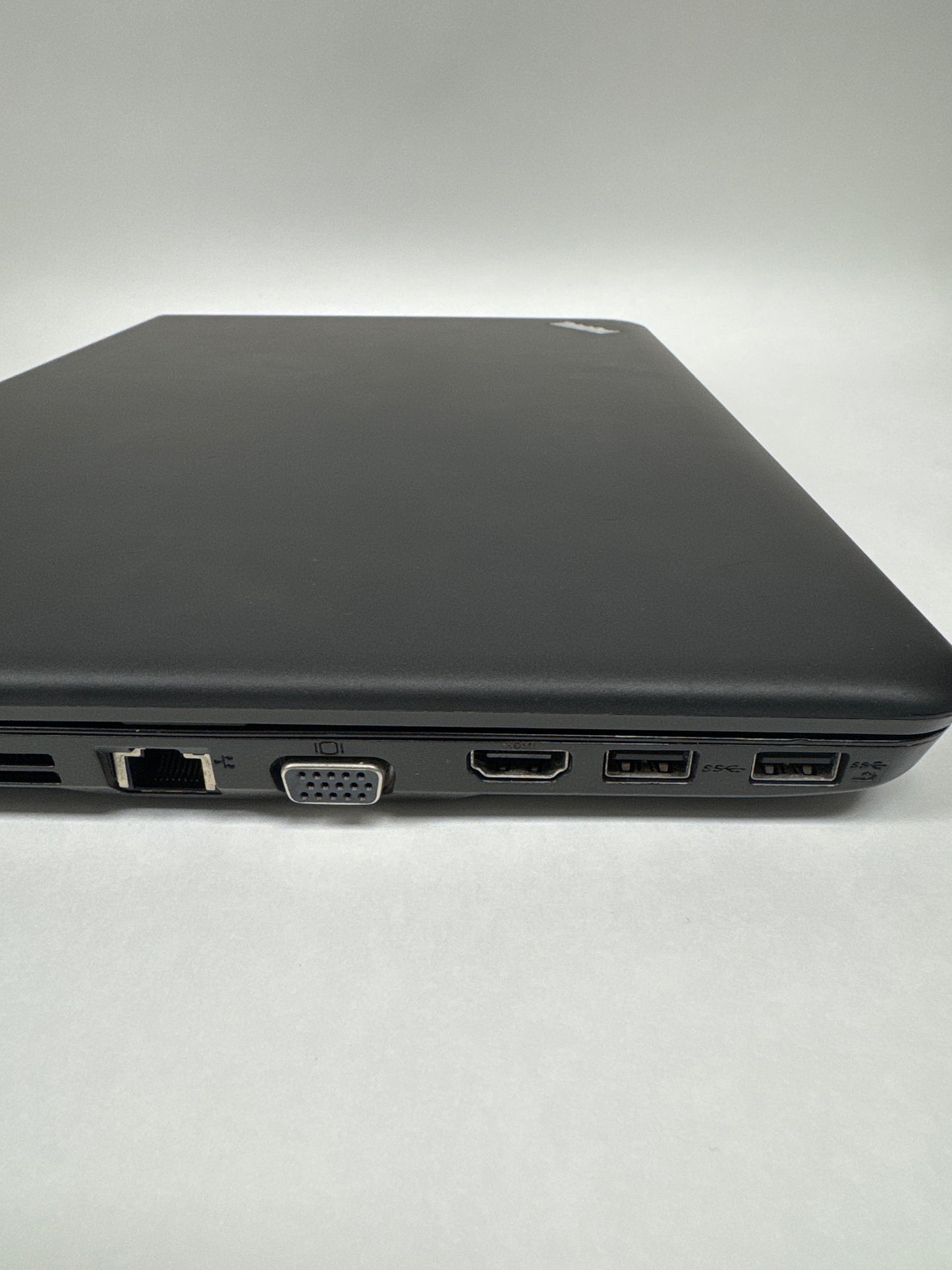 Lenovo ThinkPad E550 20DF002YUS 15.6" i3-4005U 1.7GHz 4GB RAM 500GB HDD