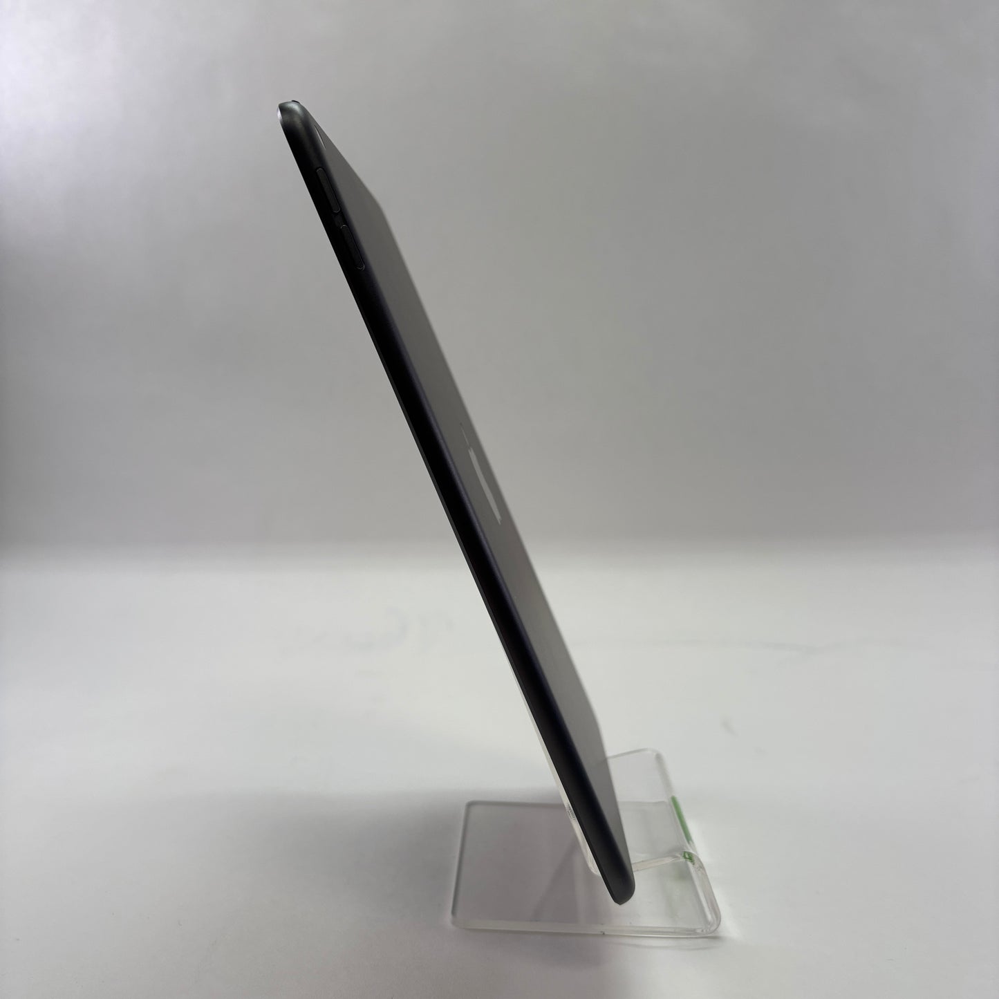 WiFi Only Apple iPad Mini 5th Gen 64GB Silver MUQW2LL/A