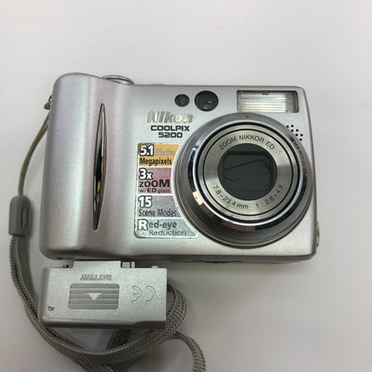 Lot of 7 Broken Digital Cameras [Nikon, Sony, Kodak and Minolta] No Power READ