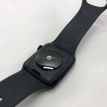 GPS Only Apple Watch SE 2nd Gen 40MM Black Aluminum Midnight Sport Band A2722