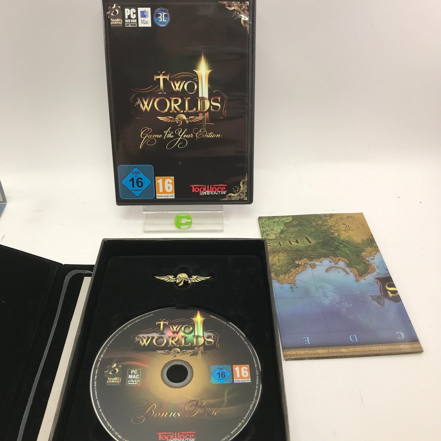 Two Worlds [Collector's Edition] (PC, 1999) w/ Double Sided Map and Pin