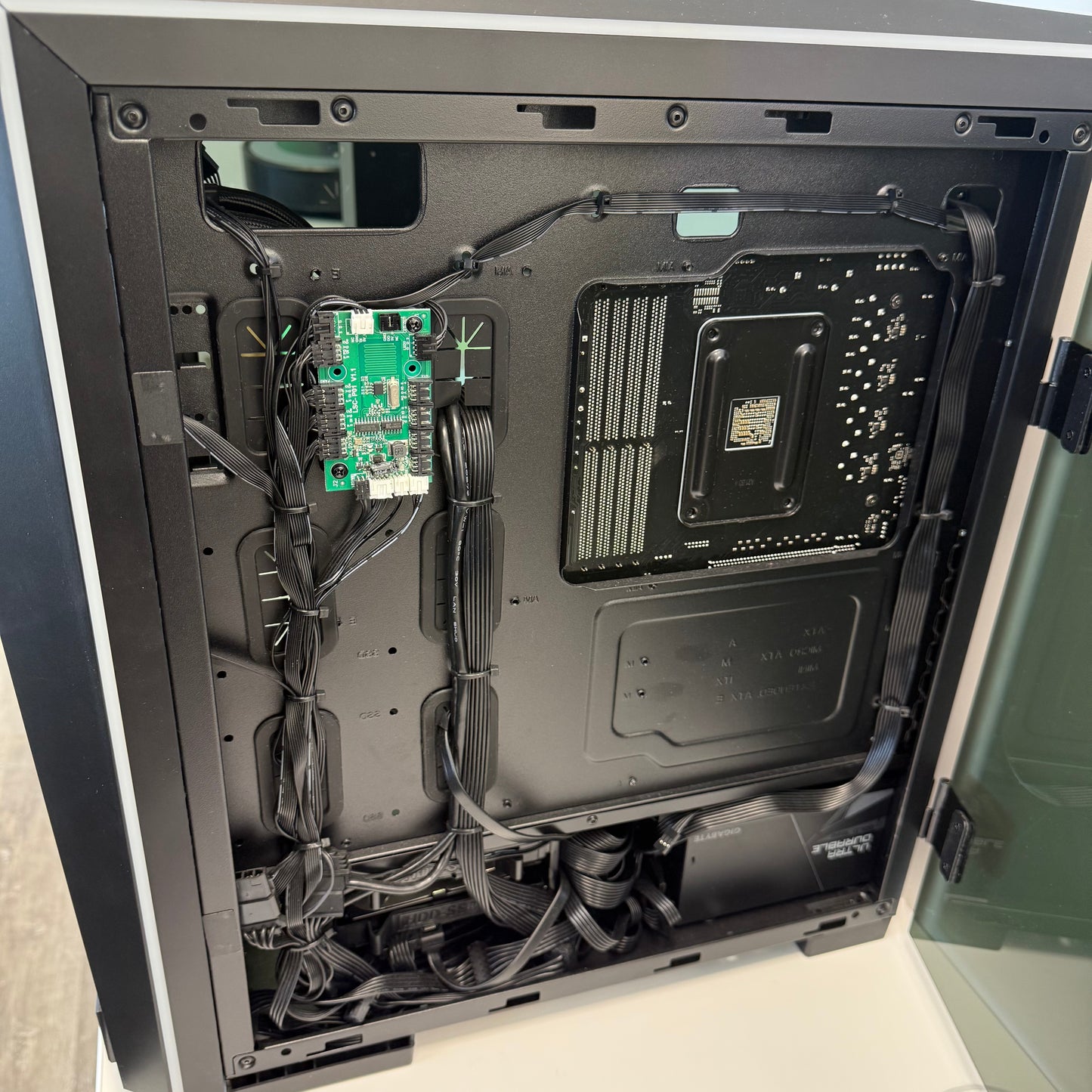 CLX Custom Gaming PC AMD Ryzen 9 5950X 64GB RAM & AMD Radeon RX 6950XT