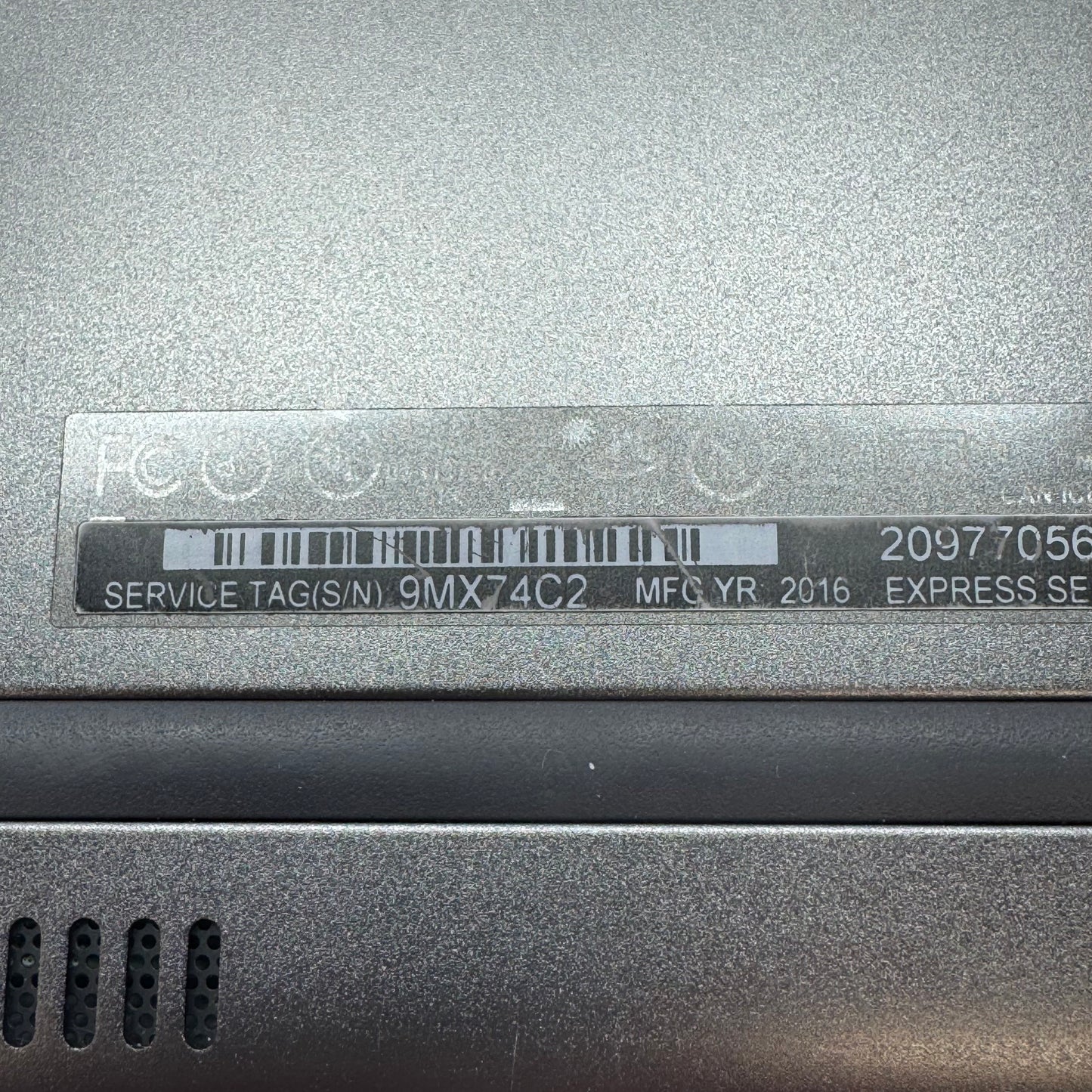 Dell Inspiron P69G001 13.3" i5-7200U 2.5GHz 8GB RAM 256GB SSD with charger READ