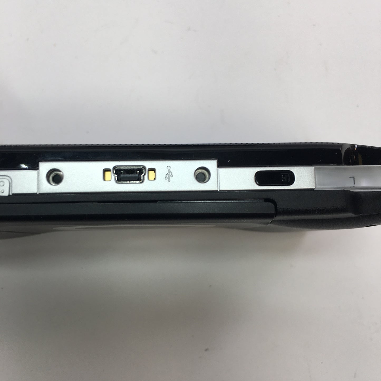 Broken Sony Playstation Portable PSP PSP-1001 Handheld Game System Only READ