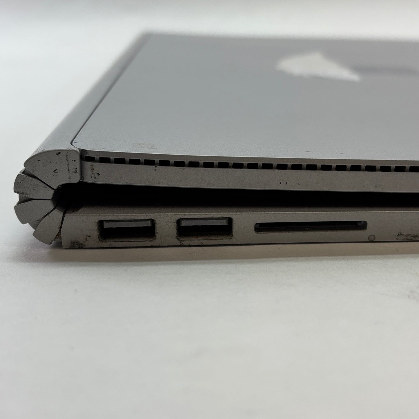 Microsoft Surface Book 1 13.5" i5-6300U 3.0GHz 8GB RAM 256GB SSD