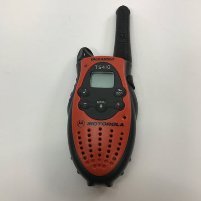 Motorolla Talkabout T5410 Walkie Talkie w Charging Base Tested and Working