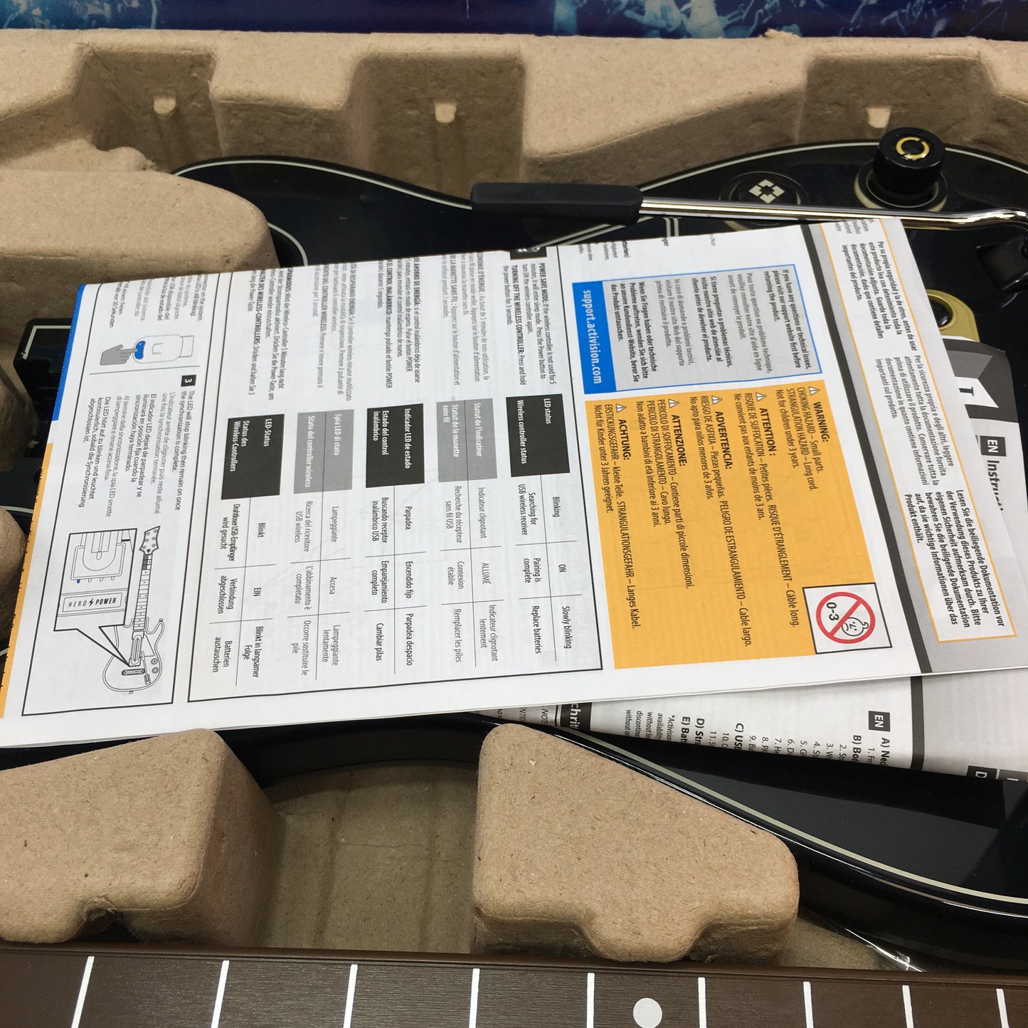 Wii U Guitar Hero Live w/ Original Box, Game and Dongle