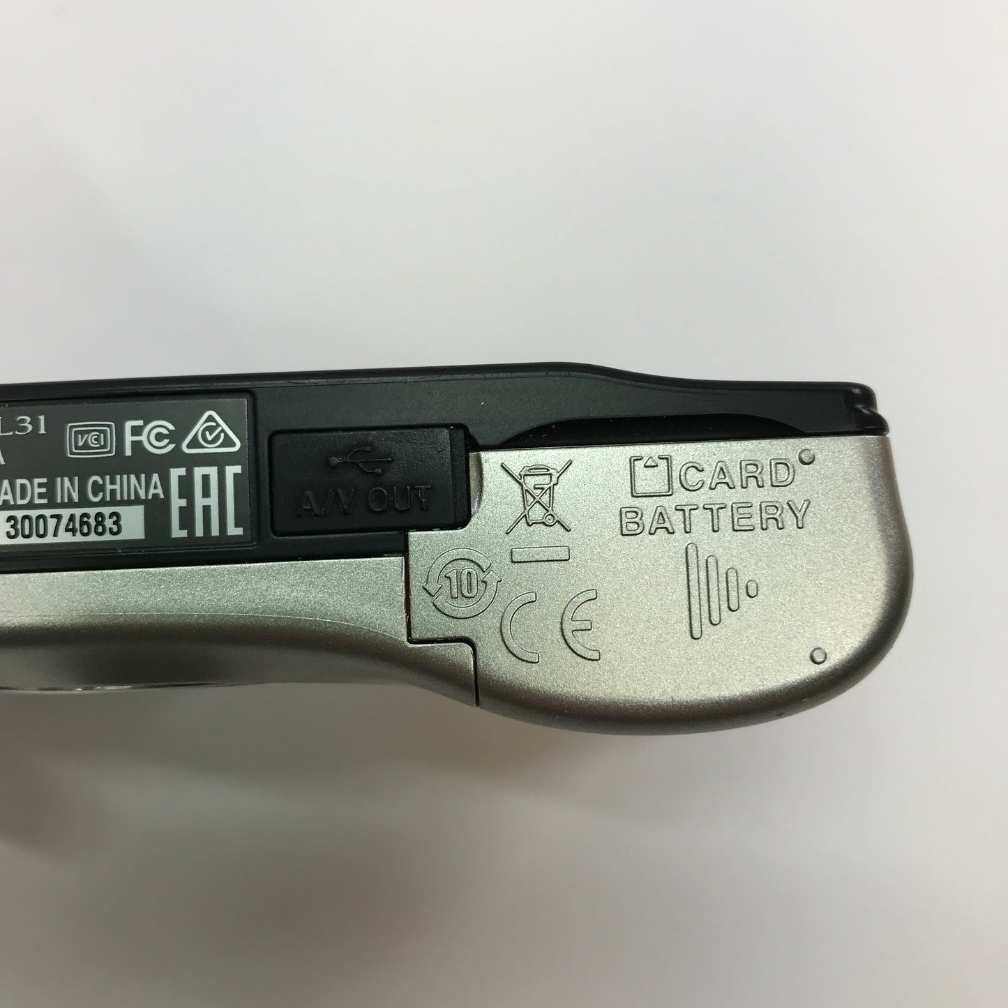 Broken Nikon COOLPIX L31 Digital Camera No Power READ