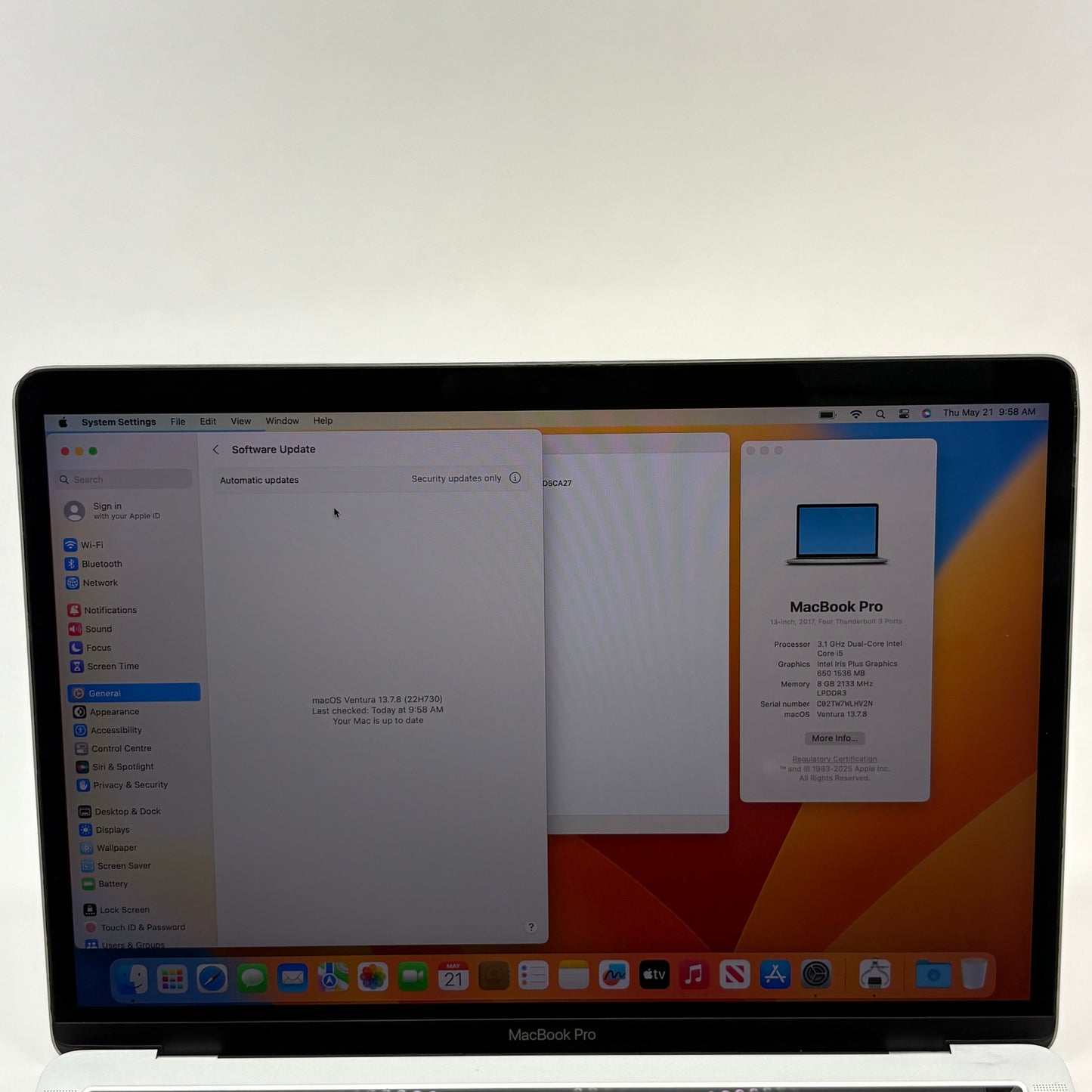 2017 Apple MacBook Pro 13.3" i5 3.1GHz 8GB RAM 256GB SSD Silver A1706