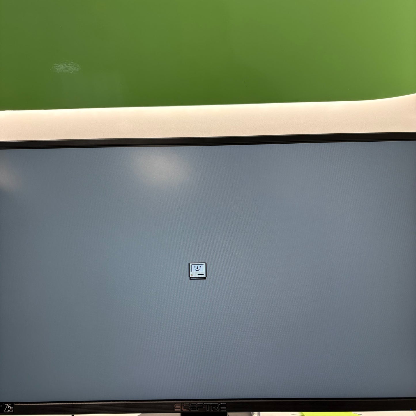 1998 Apple Power Macintosh G3 G3 300-MHz 64MB 6GB HDD Crystal Blue M5183 CIB