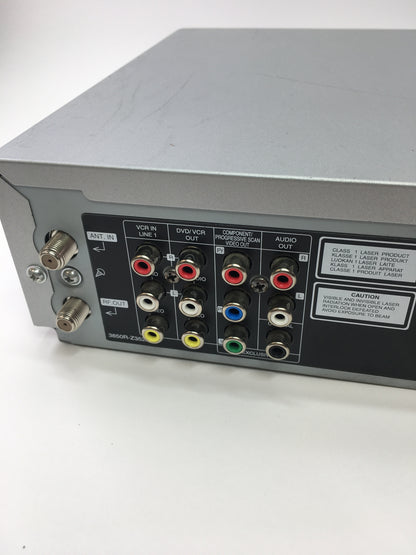 Insignia DVD040924 DVD Player/Video Cassette Player 3850R-Z666E