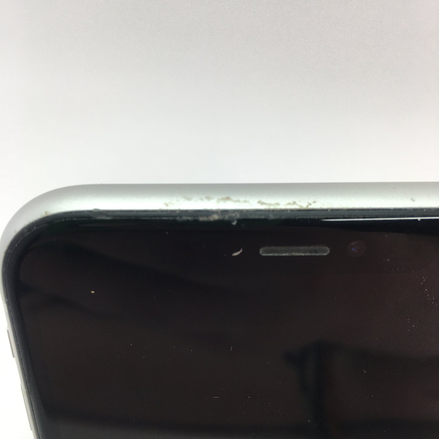 Broken Unlocked Apple iPhone 11 128GB 17.4.1 MT3U2LL/A Cracked Back