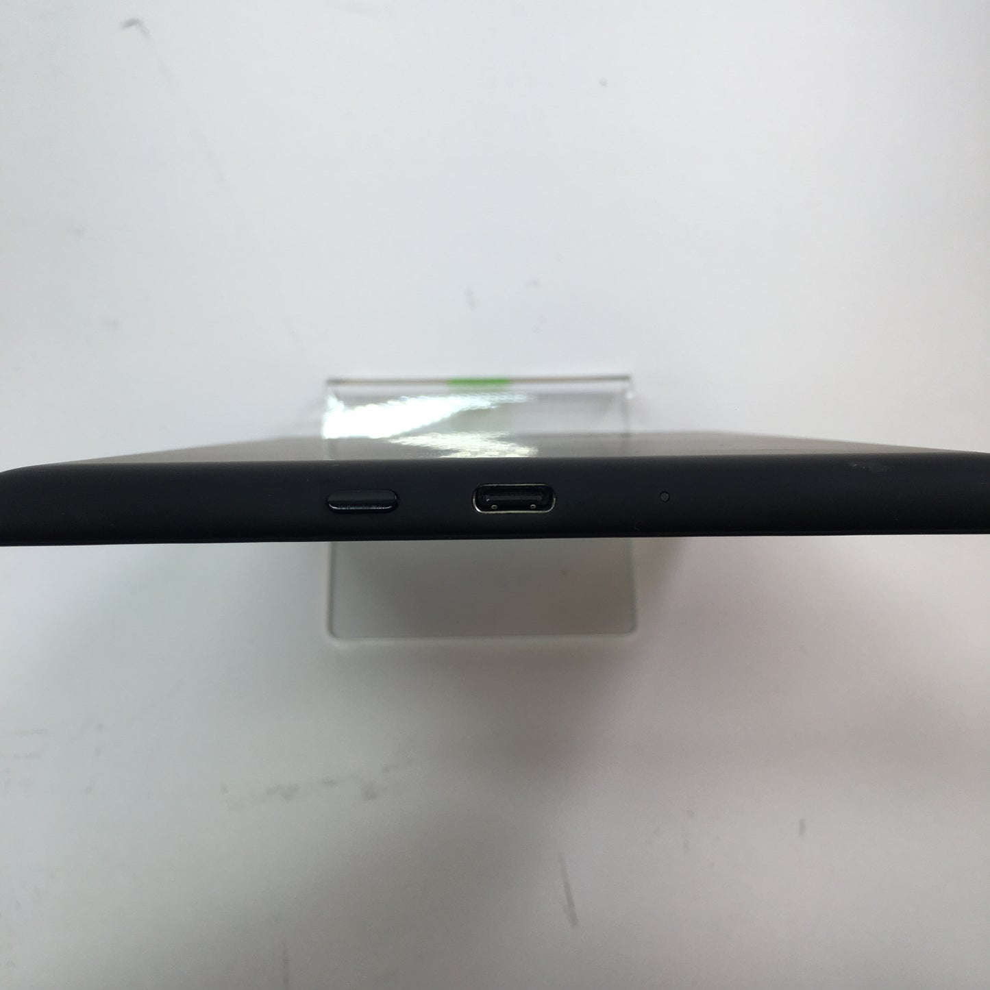 Amazon Kindle Paperwhite (11th Gen) E-Reader M2L4EK Tested and Working