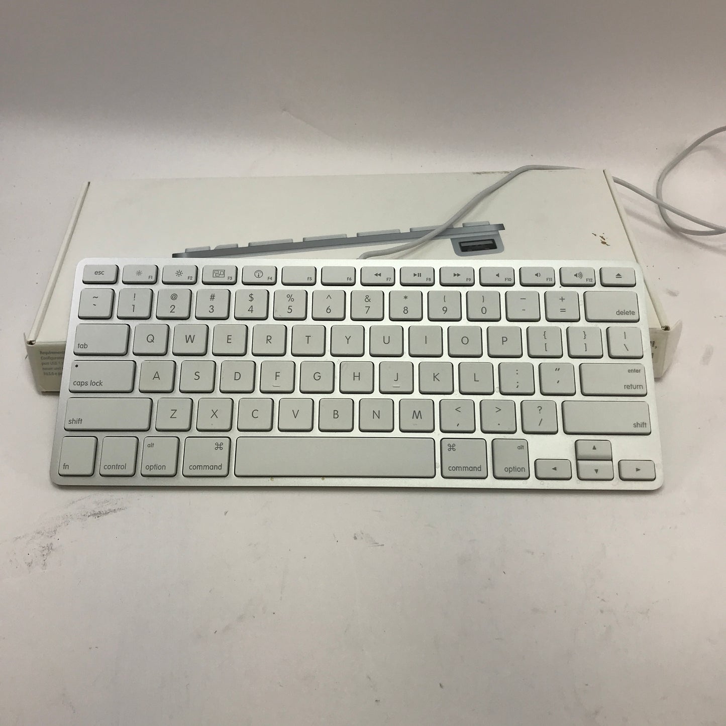 Apple Keyboard MB869LL/A Silver Tested and Working w Original Box