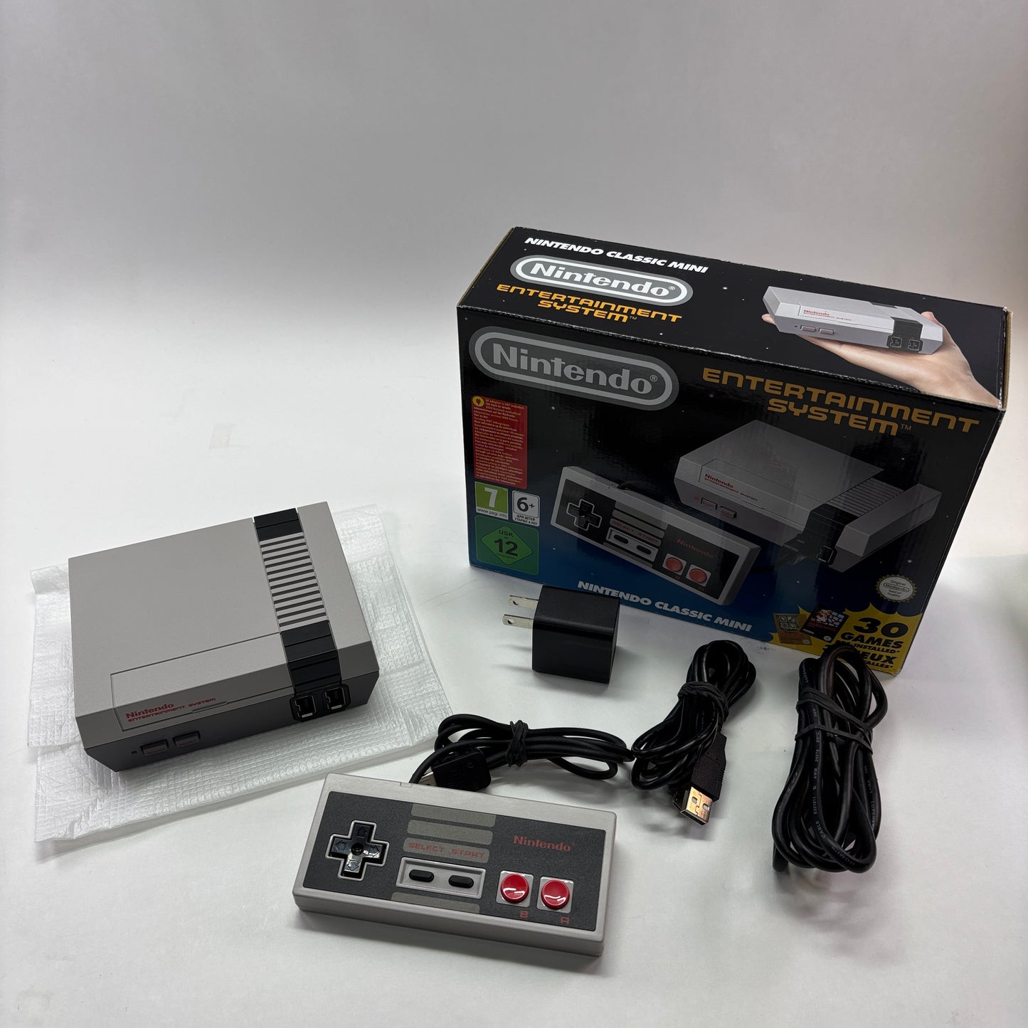 Nintendo Classic Mini Video Game Console CLV-001 Gray