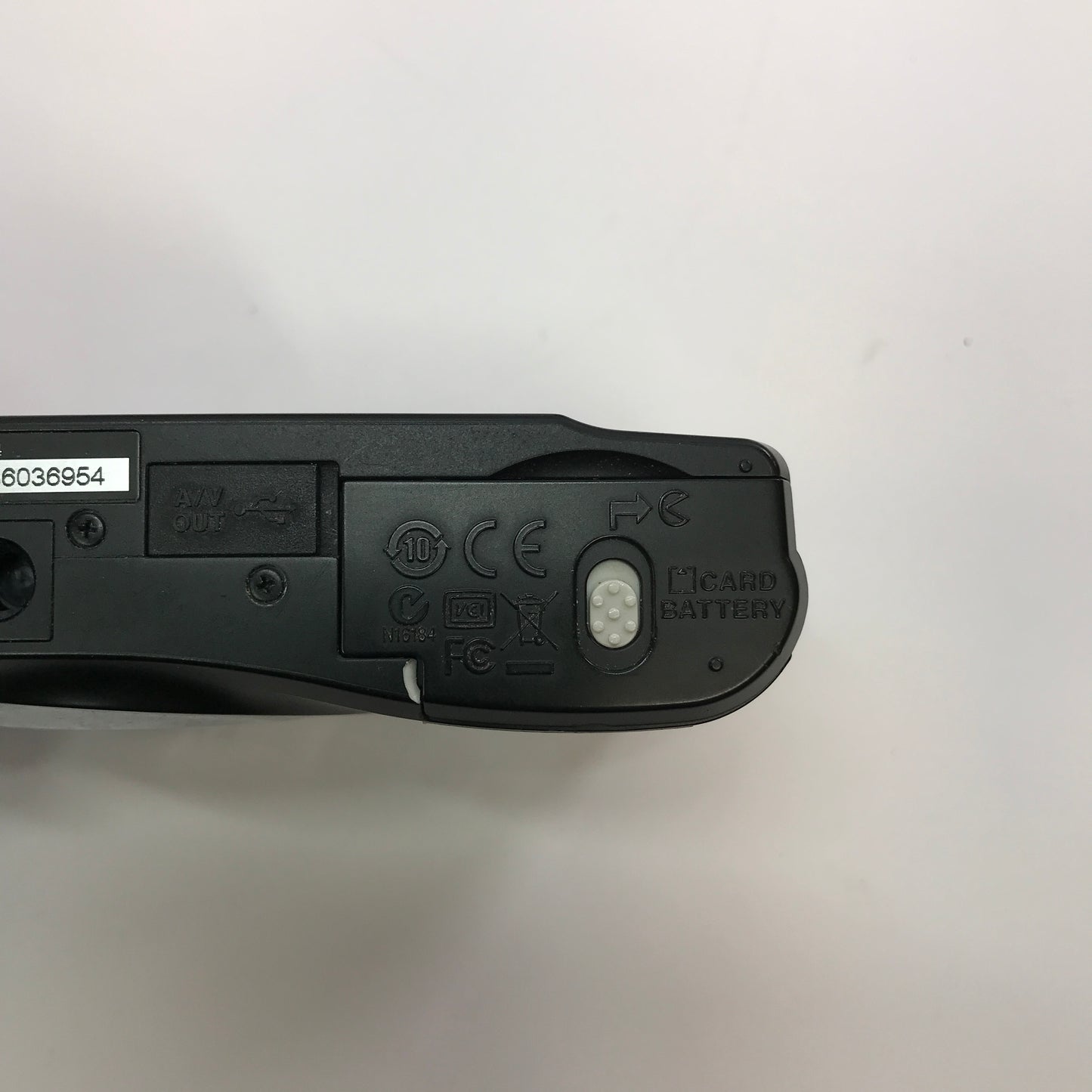 Lot of 7 Broken Digital Cameras [Nikon, Sony, Kodak and Minolta] No Power READ