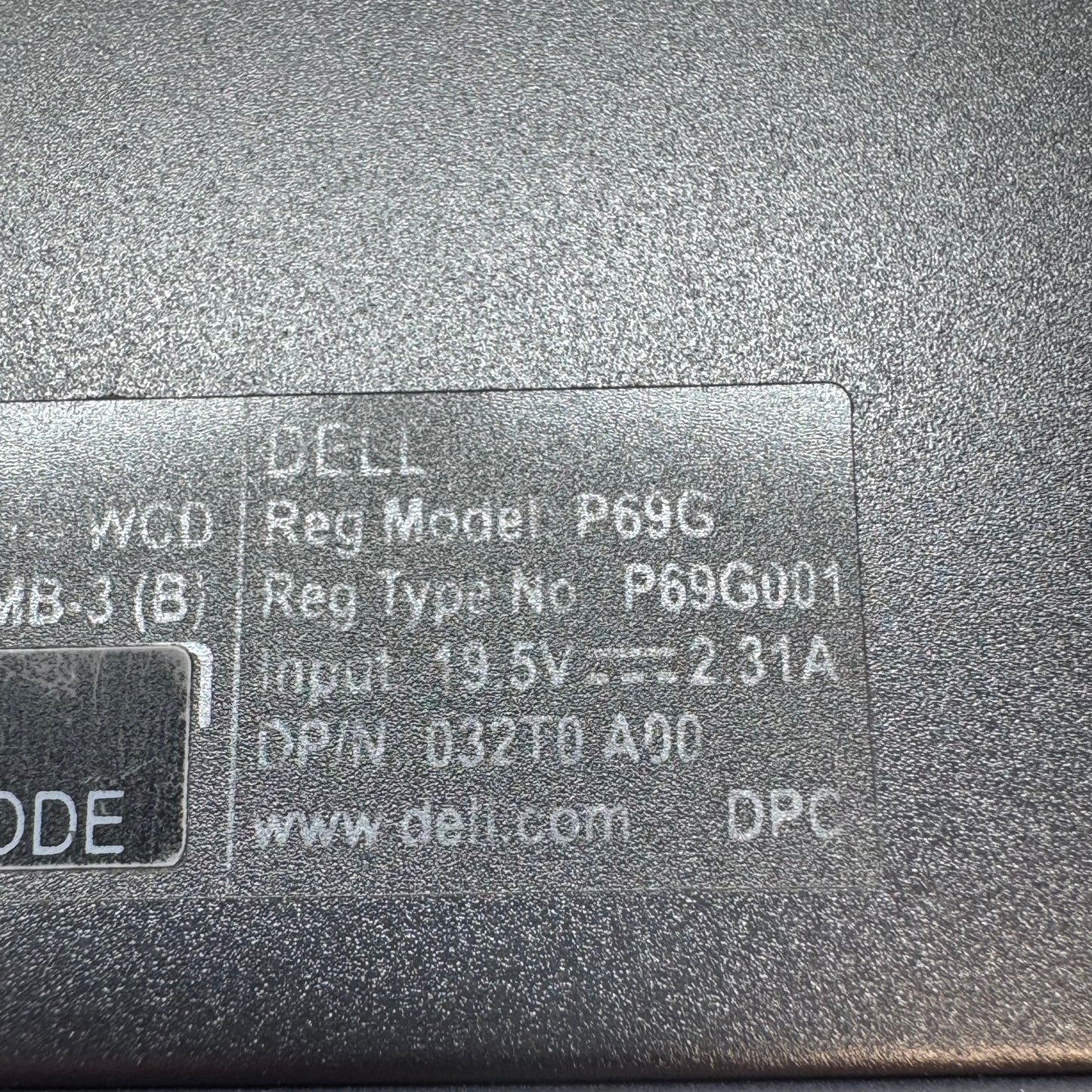 Dell Inspiron P69G001 13.3" i5-7200U 2.5GHz 8GB RAM 256GB SSD with charger READ