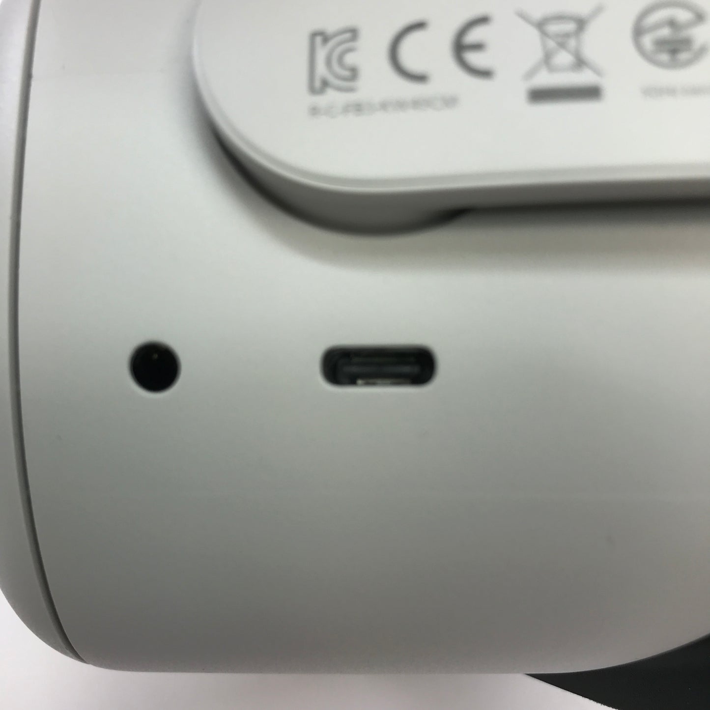 Meta Quest 2 256GB Standalone All-in-One VR Headset KW49CM Tested and Working