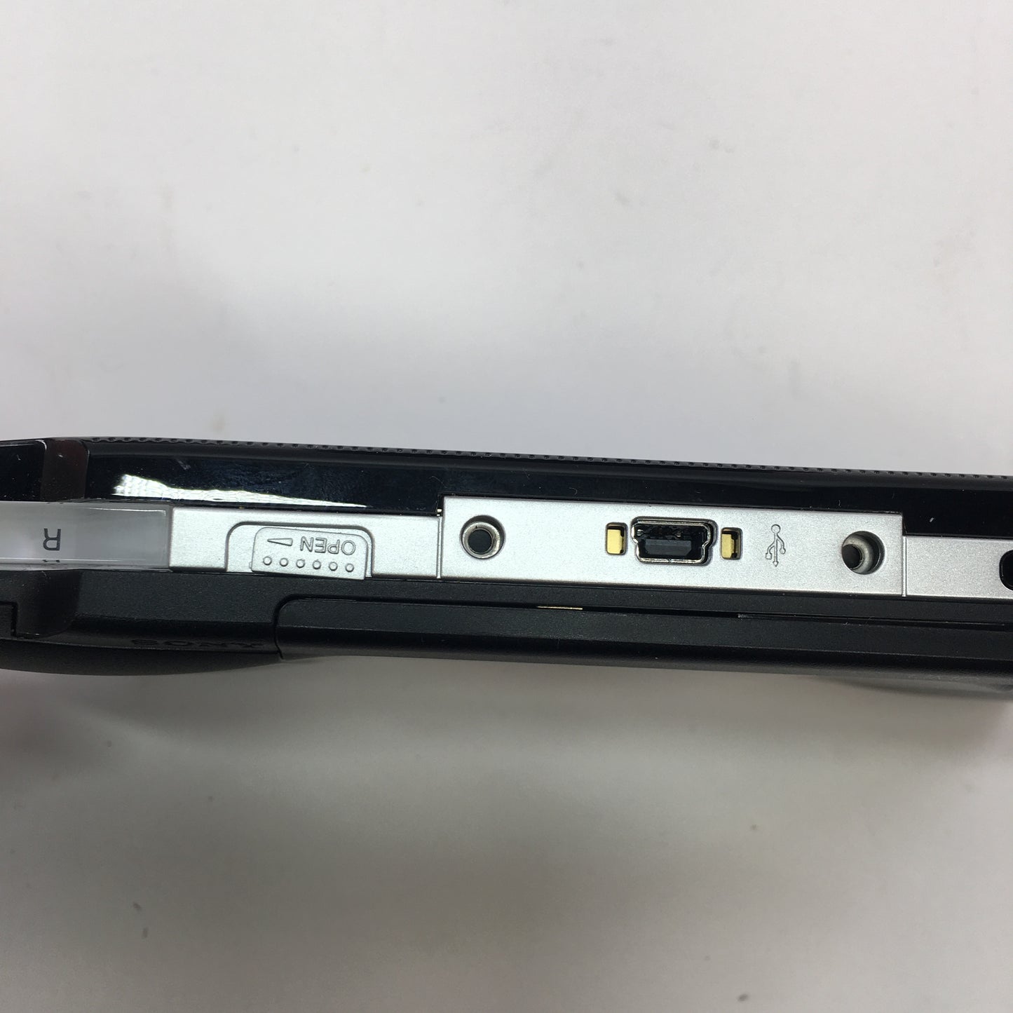 Broken Sony Playstation Portable PSP PSP-1001 Handheld Game System Only READ