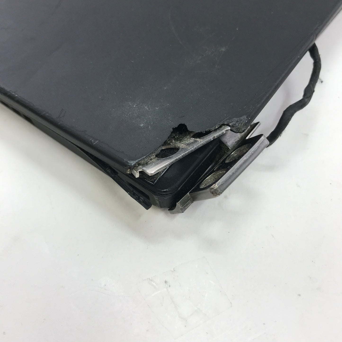Broken Lenovo ThinkPad T14 GEN 2 14" Intel i7 8GB RAM 128GB SSD READ