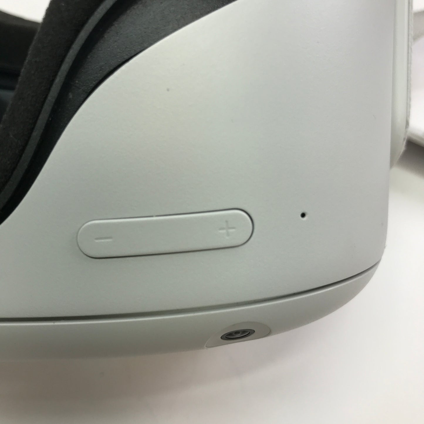 Meta Quest 2 256GB Standalone All-in-One VR Headset KW49CM Tested and Working