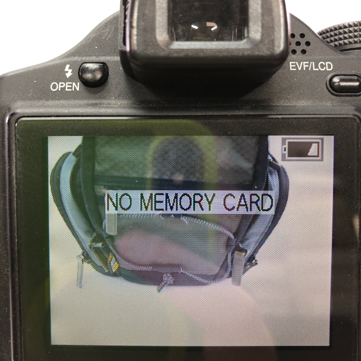 Panasonic dmc-fz7 12.1MP Digital Camera w OEM Battery Charger and Carrying Case