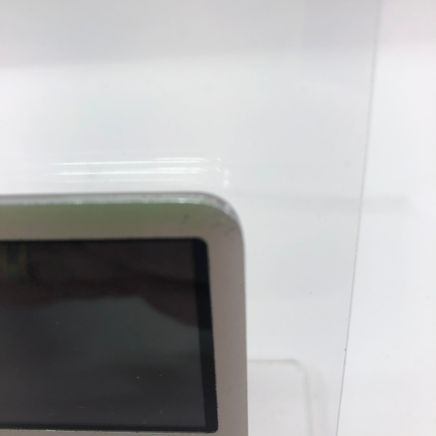 Broken Apple iPod Nano 3rd Gen 4GB Parts Only Silver 4GB Storage