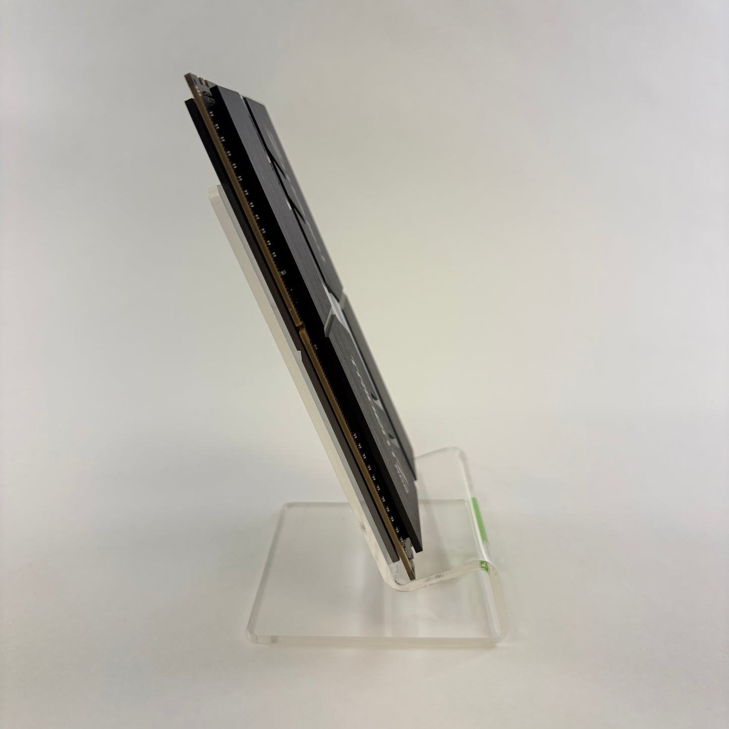 G.Skill TridentZ RGB Series 16GB (2x8GB) RAM DDR4 3200MHz F4-3200C16D-16GTZR