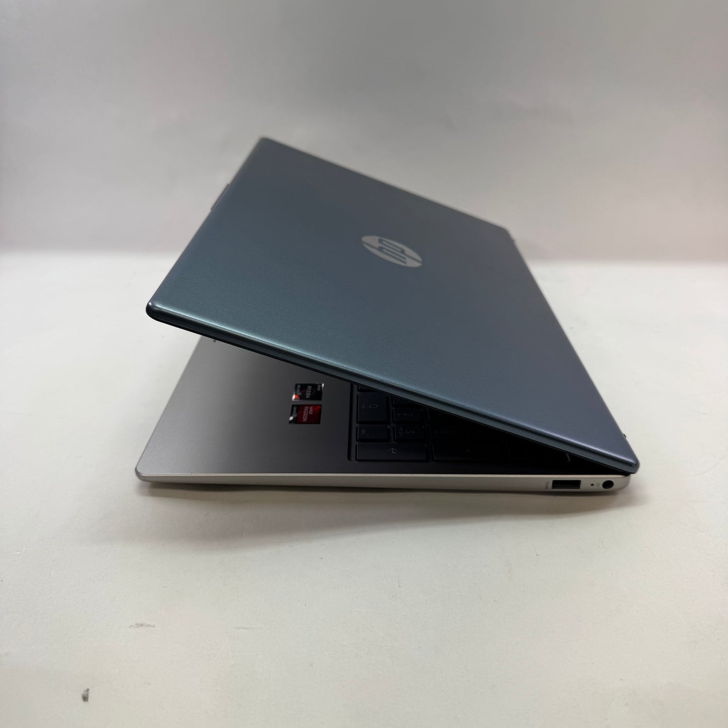HP Laptop 15-FC0037 Ryzen 5 7520U 2.8GHz 8GB RAM 256GB SSD