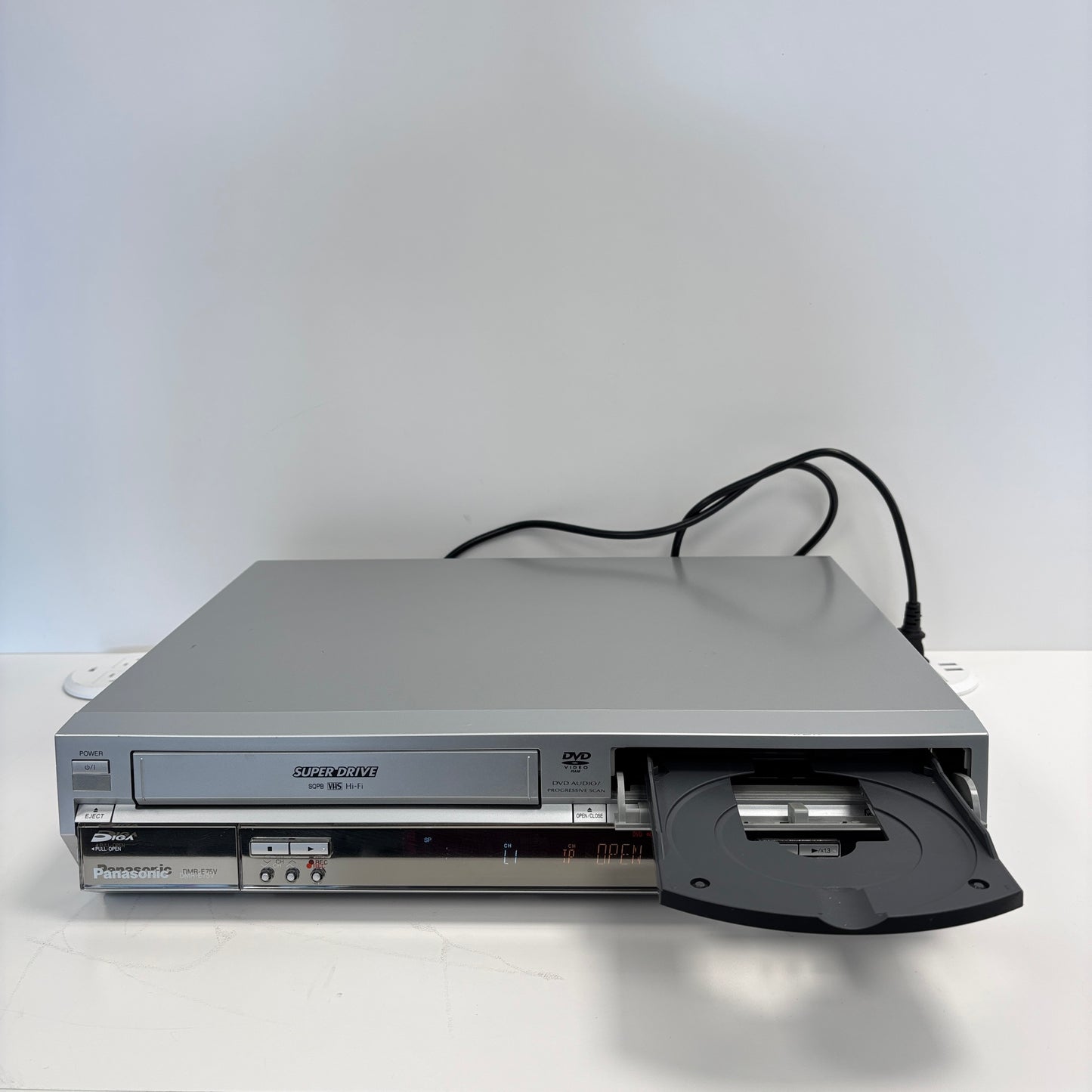 Panasonic DMR-E75V VHS/DVD Player