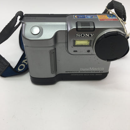 Sony FD83 Digital Still-Camera MVC-FD83 w Neck Strap