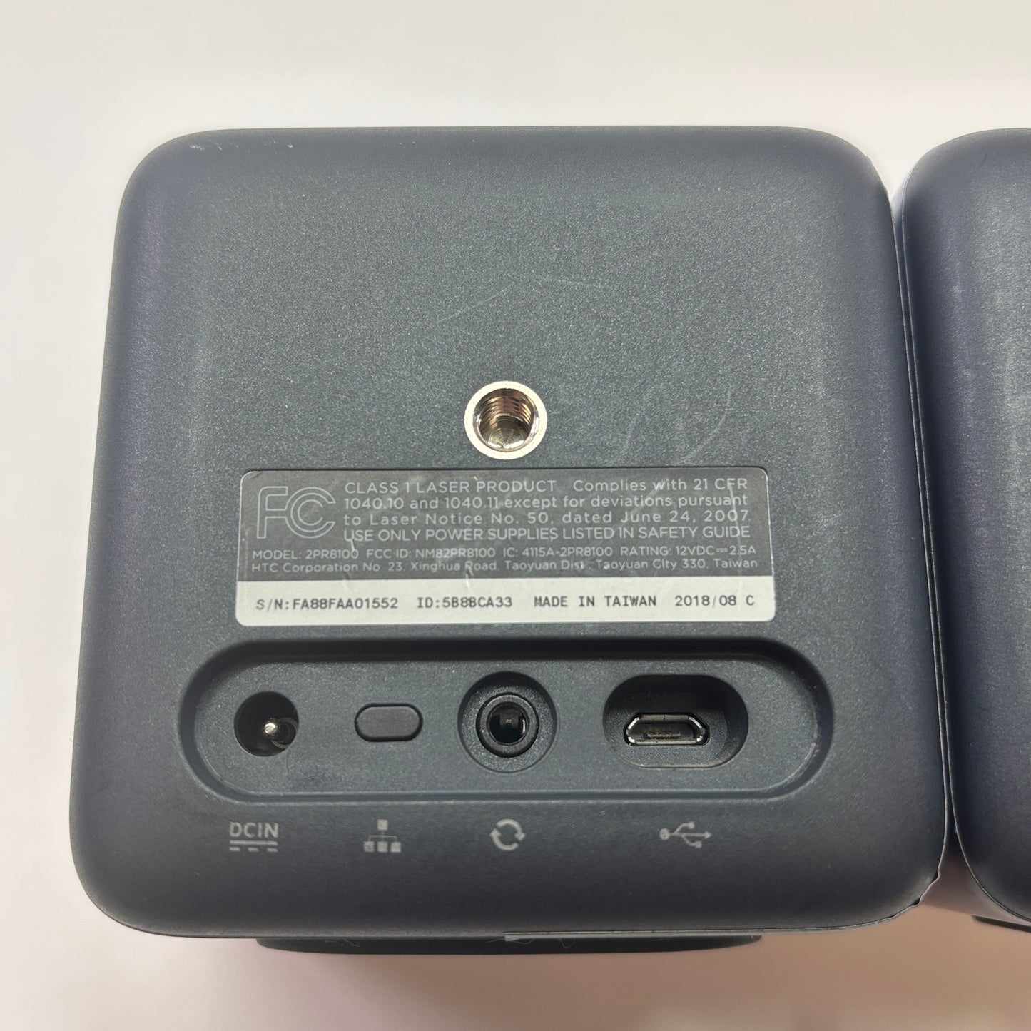 HTC VIVE Virtual Reality Basetations 1.0 and HTC VIVE Wand Controllers UNTESTED