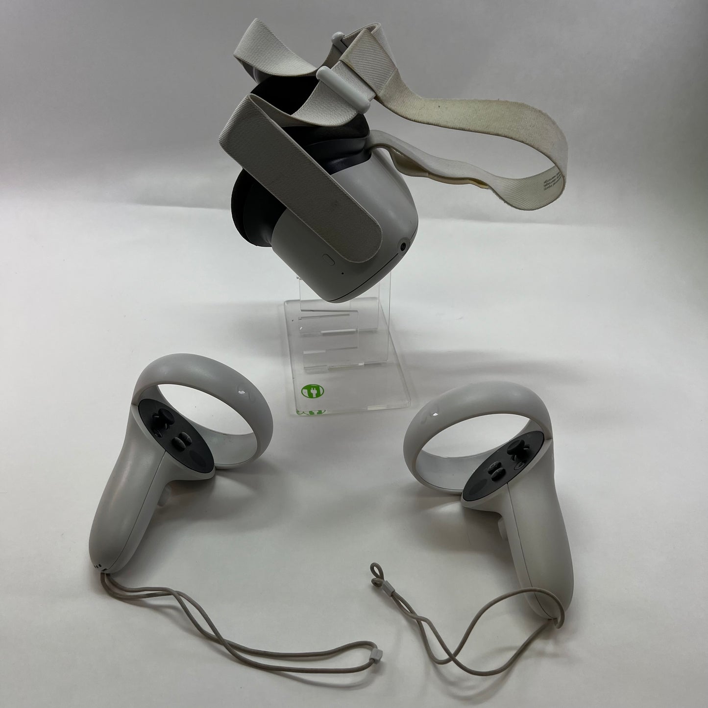 Broken Oculus Quest 2 256GB KW49CM HAS DARK SPOT ON LCD DISPLAY