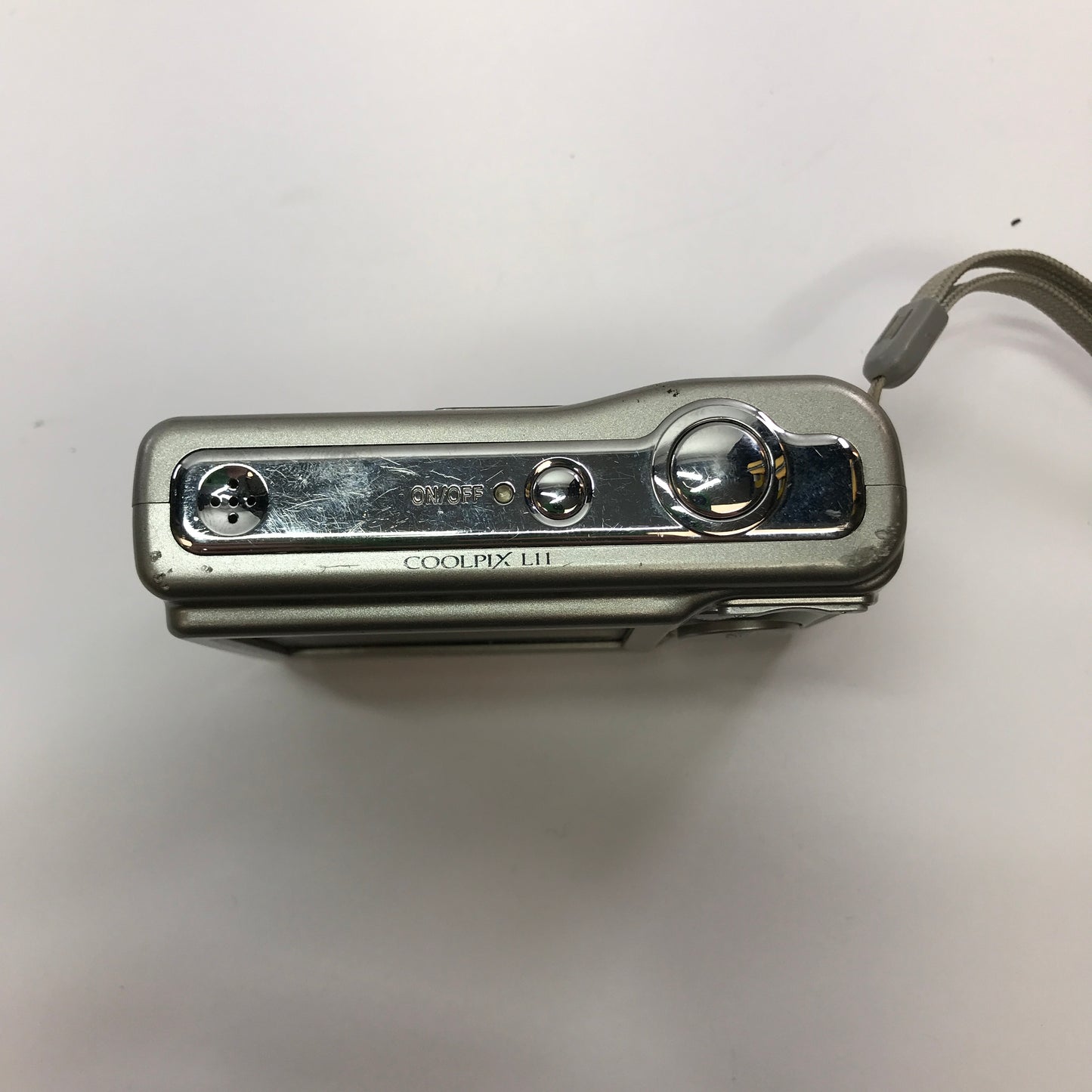 Lot of 7 Broken Digital Cameras [Nikon, Sony, Kodak and Minolta] No Power READ