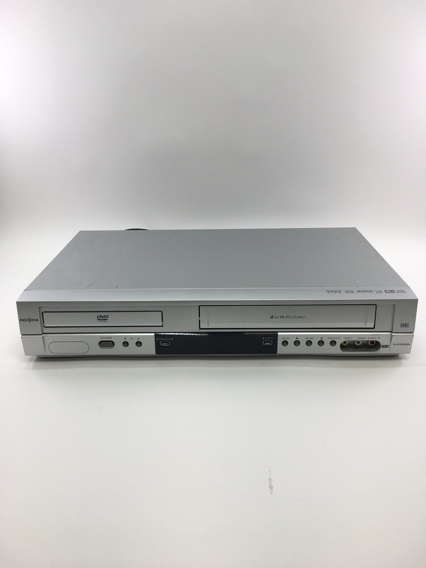 Insignia DVD040924 DVD Player/Video Cassette Player 3850R-Z666E