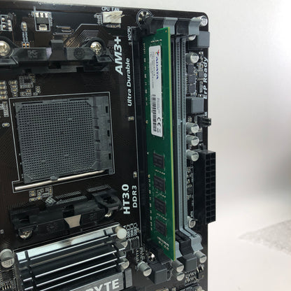 Gigabyte GA-970A-DS3P FX AM3+ ATX Motherboard w 8GB DDR3 RAM