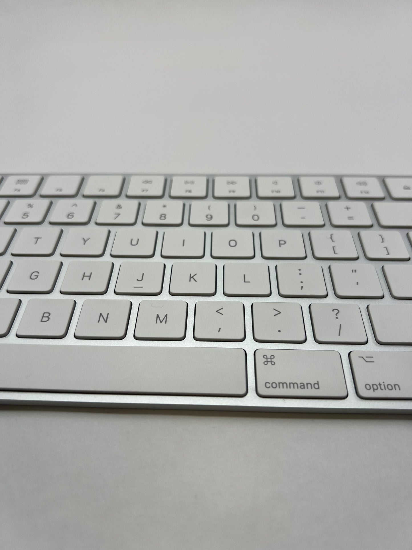 Apple Magic Keyboard with Numeric Keypad White MQ052LL/A