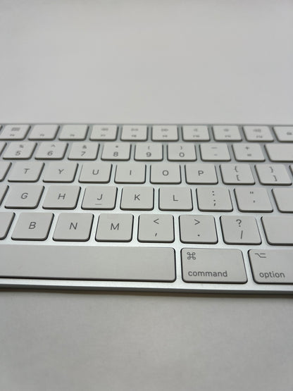 Apple Magic Keyboard with Numeric Keypad White MQ052LL/A